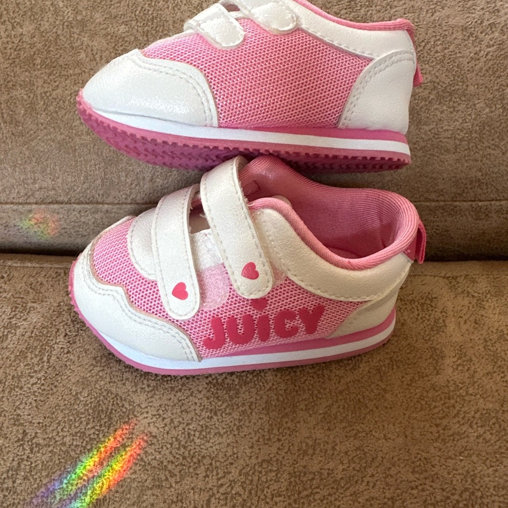Juicy Couture Kids Sneakers in Pink and White